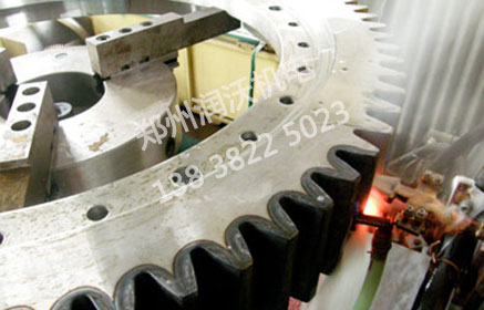 沿齒溝單齒淬火設(shè)備